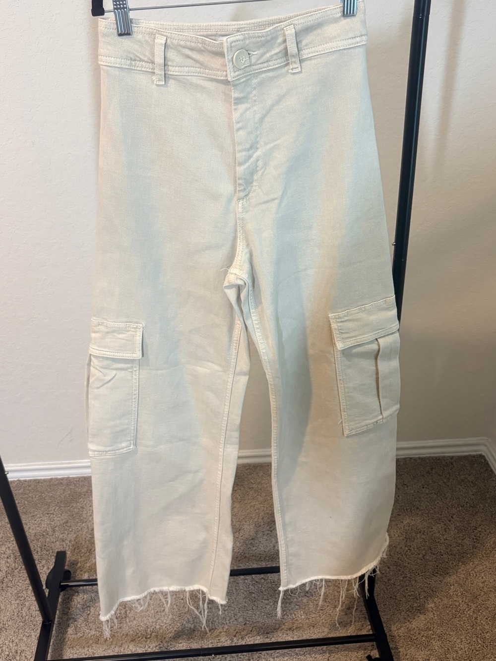 Zara Cream Wide Leg Cargo Jeans with Raw Hem
